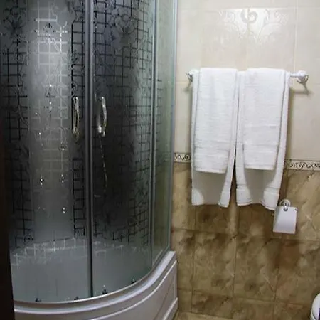 Pyate Koleso 3* Lazeshchyna